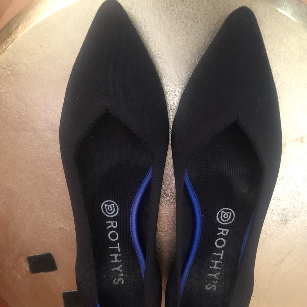 Rothy’s The Point in solid black size 10.5